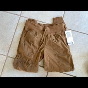 Lululemon dance studio jogger